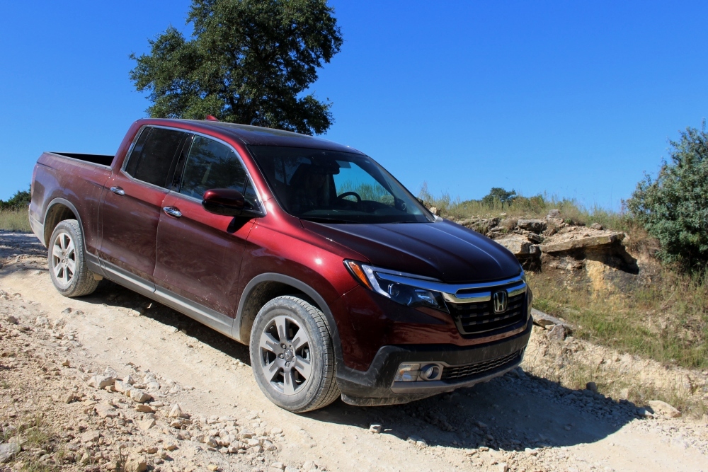 2017 Honda Ridgeline Wins Technology Truck of Texas Award